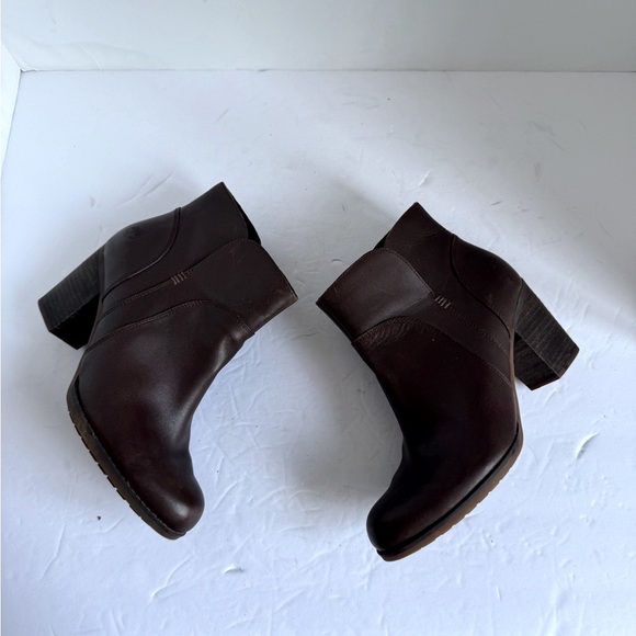 Timberland Women's Rudston Dark Brown Leather Ankle Boots A1QFY
Size 7.5 - Picture 4 of 11